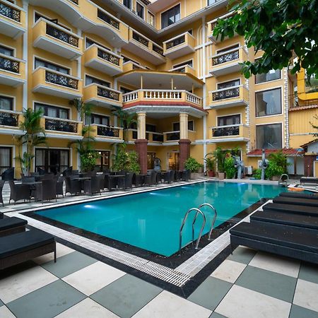 De Alturas Resort Candolim Bagian luar foto