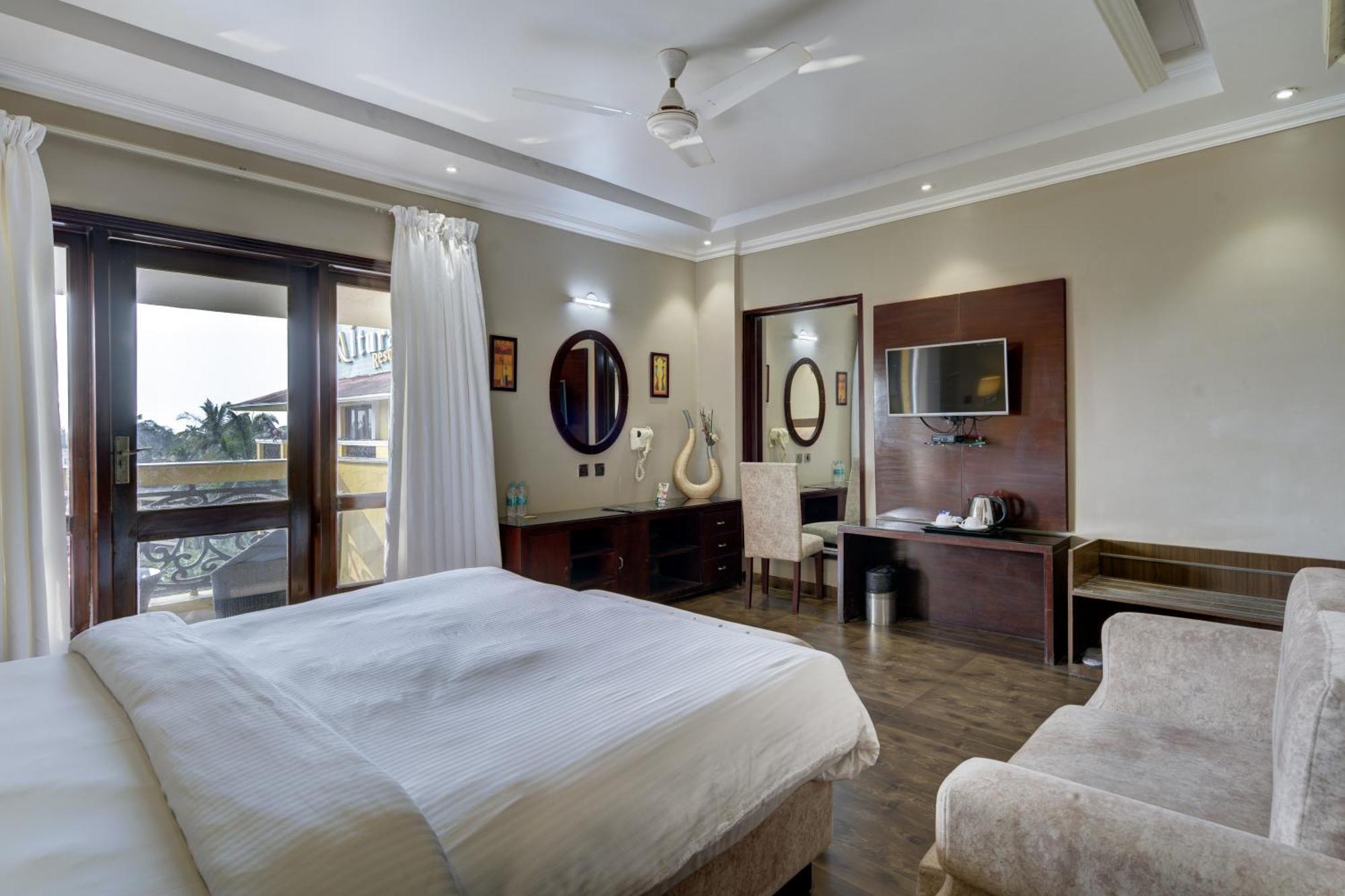 De Alturas Resort Candolim Bagian luar foto