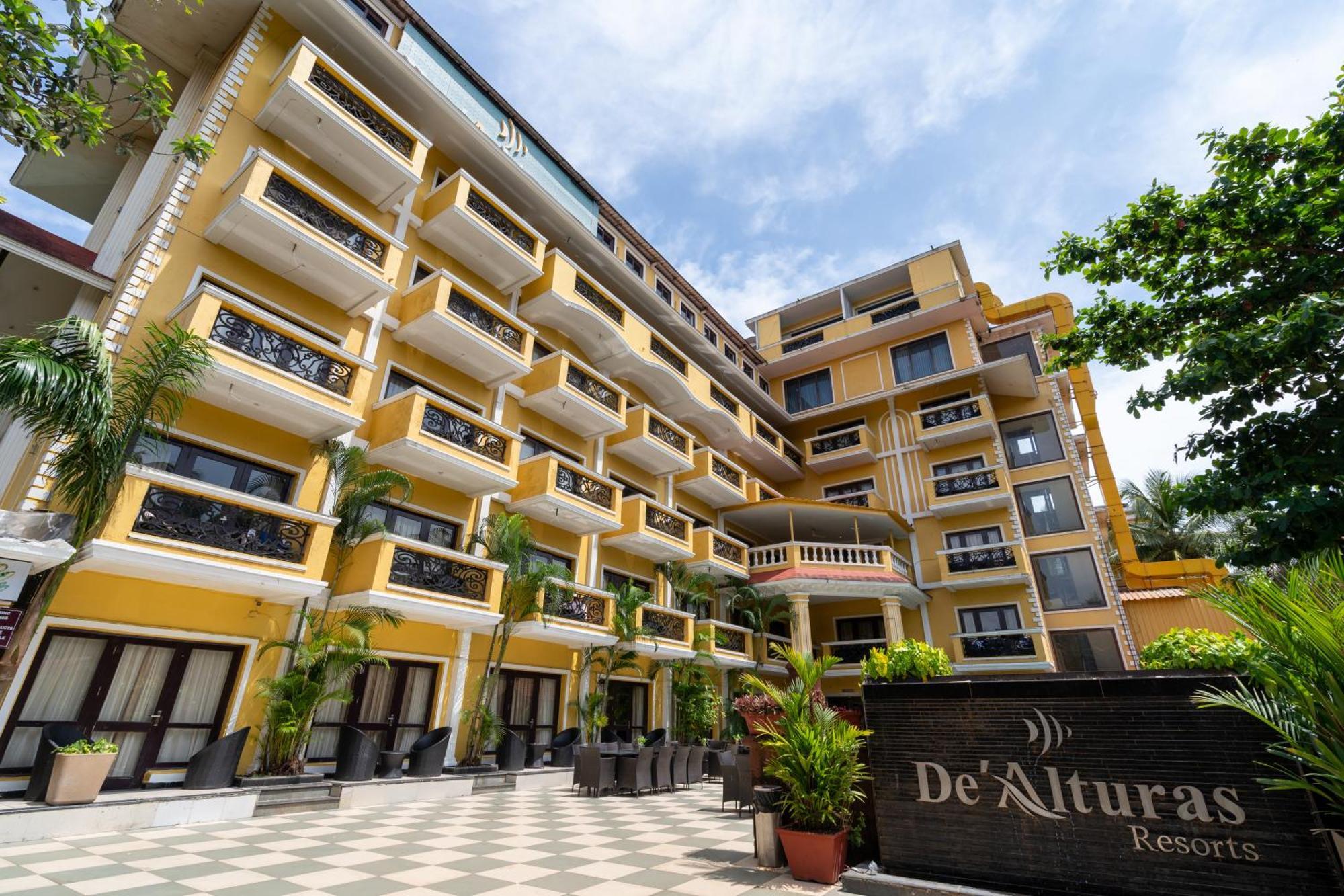 De Alturas Resort Candolim Bagian luar foto